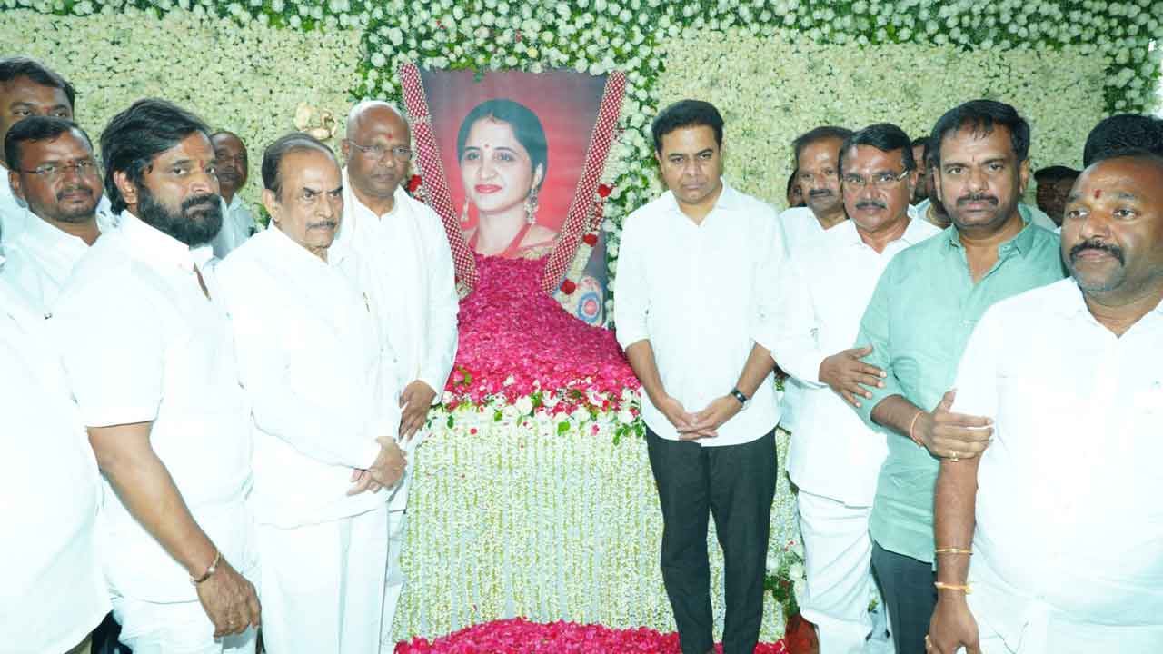 శ్వేతారెడ్డికి నివాళి