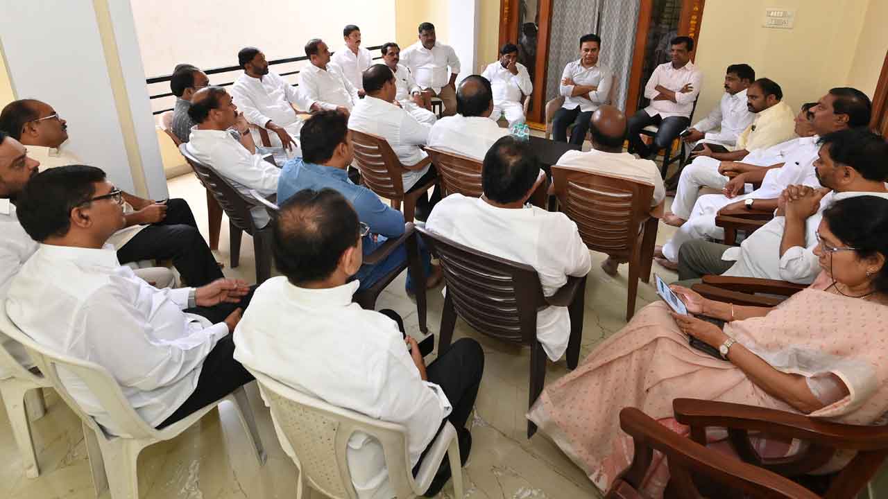 అవినీతి, అరాచకాలను ఎండగడుదాం