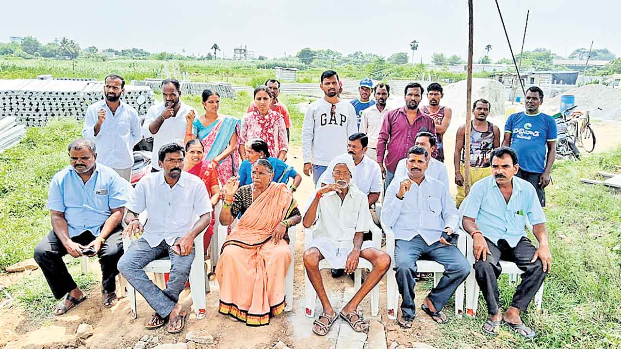 Rangareddy | అల్లుడా మజాకా! తొర్రూరులో ఎర్రకుంట అలుగు వివాదాస్పదం