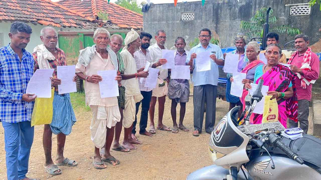 Loan waiver | రుణమాఫీ కోసం గవర్నర్‌కు ఉత్తరాలు రాసిన రైతులు