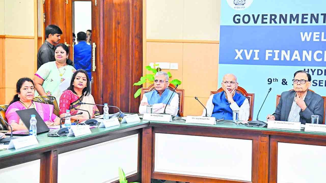 నగరాభివృద్ధికి రూ. 4,200 కోట్లు కేటాయించాలి