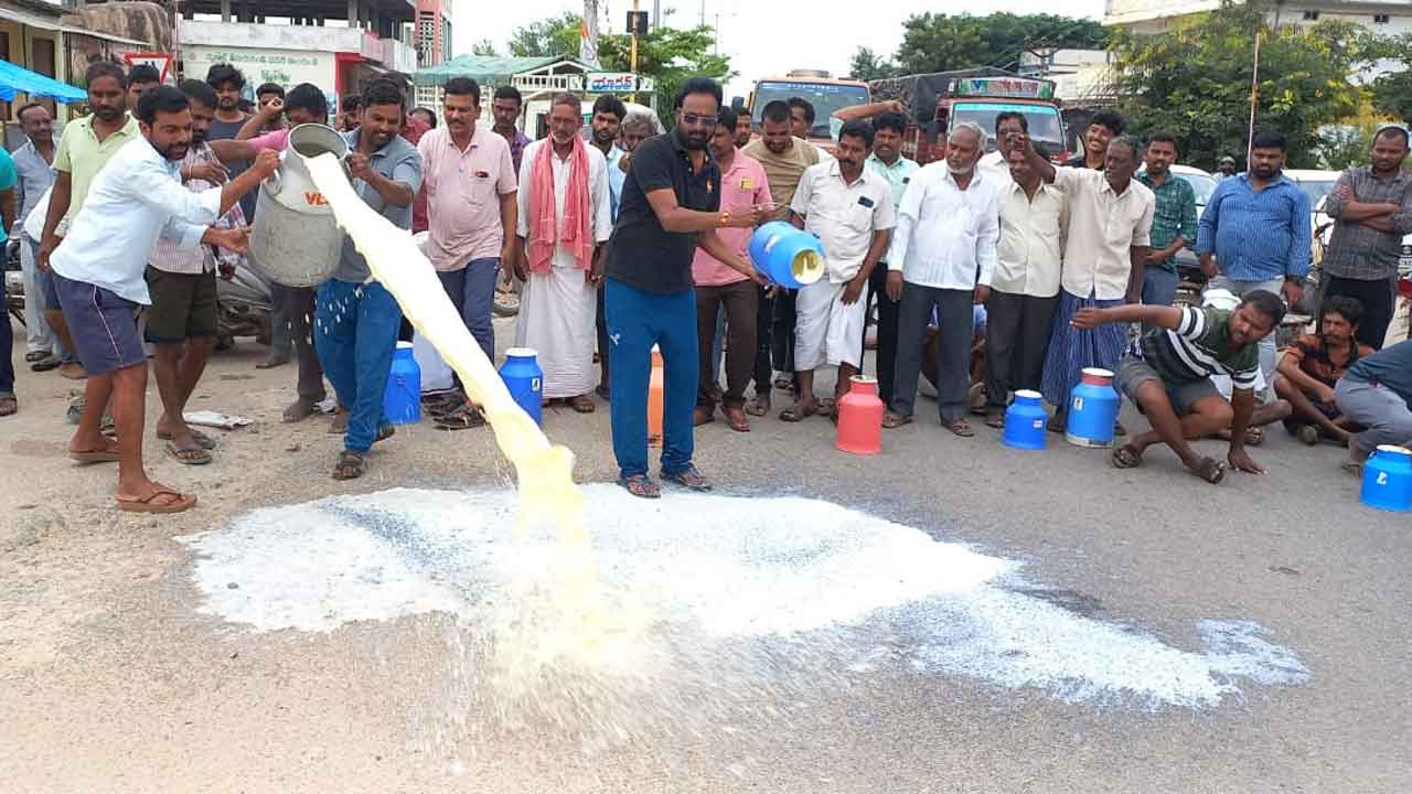 Telangana | కాంగ్రెస్ ప్ర‌భుత్వంపై ప్ర‌జ‌ల క‌న్నెర్ర‌.. ధ‌ర్నాల‌తో దద్ధరిల్లిన తెలంగాణ..