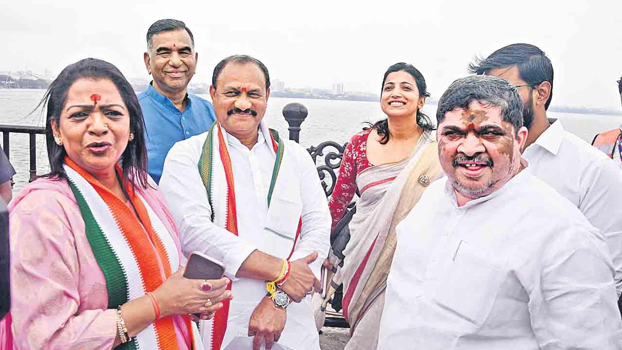 భక్తులకు ఇబ్బందులు కలగొద్దు: మంత్రి పొన్నం