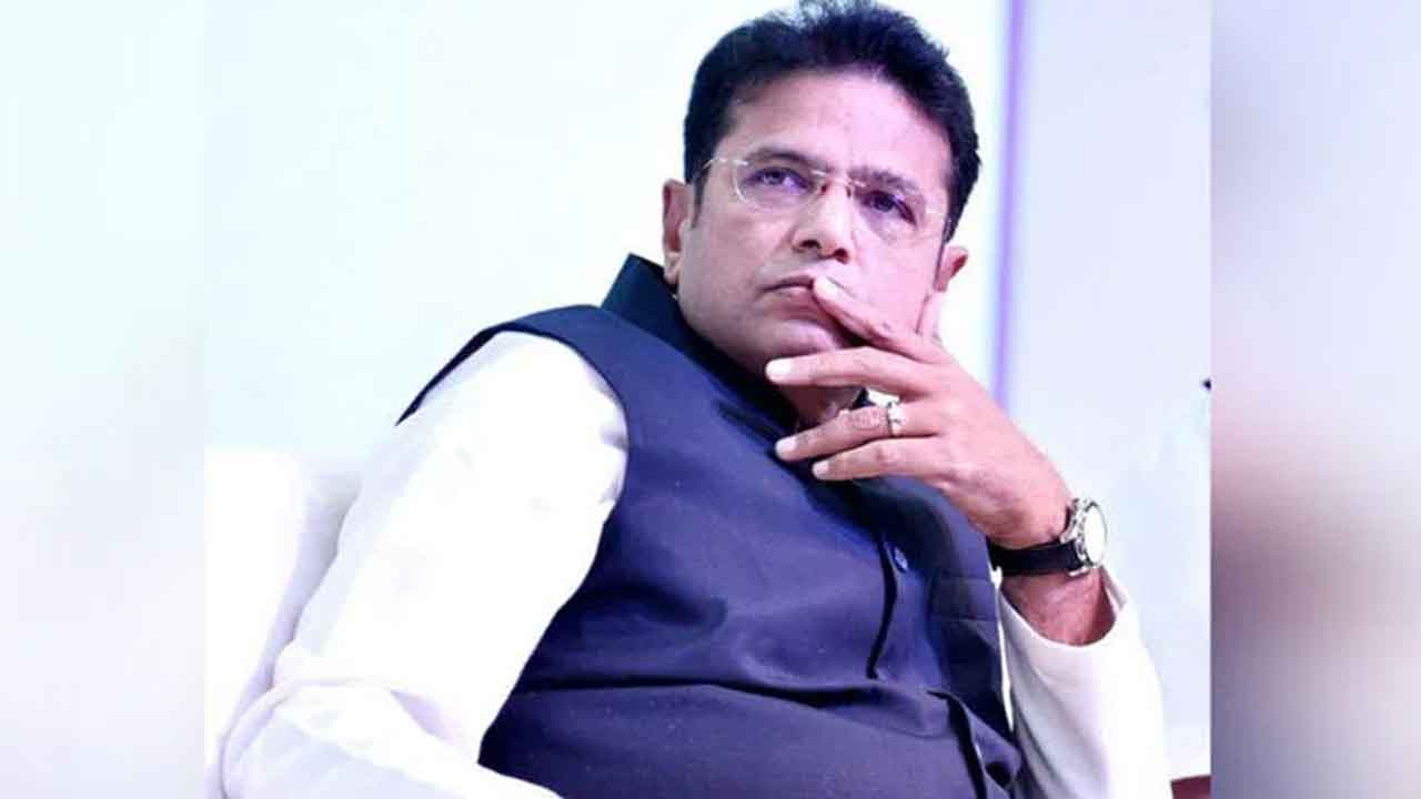 కరీంనగర్‌లో స్కిల్‌ సెంటర్‌ ఏర్పాటు చేస్తాం