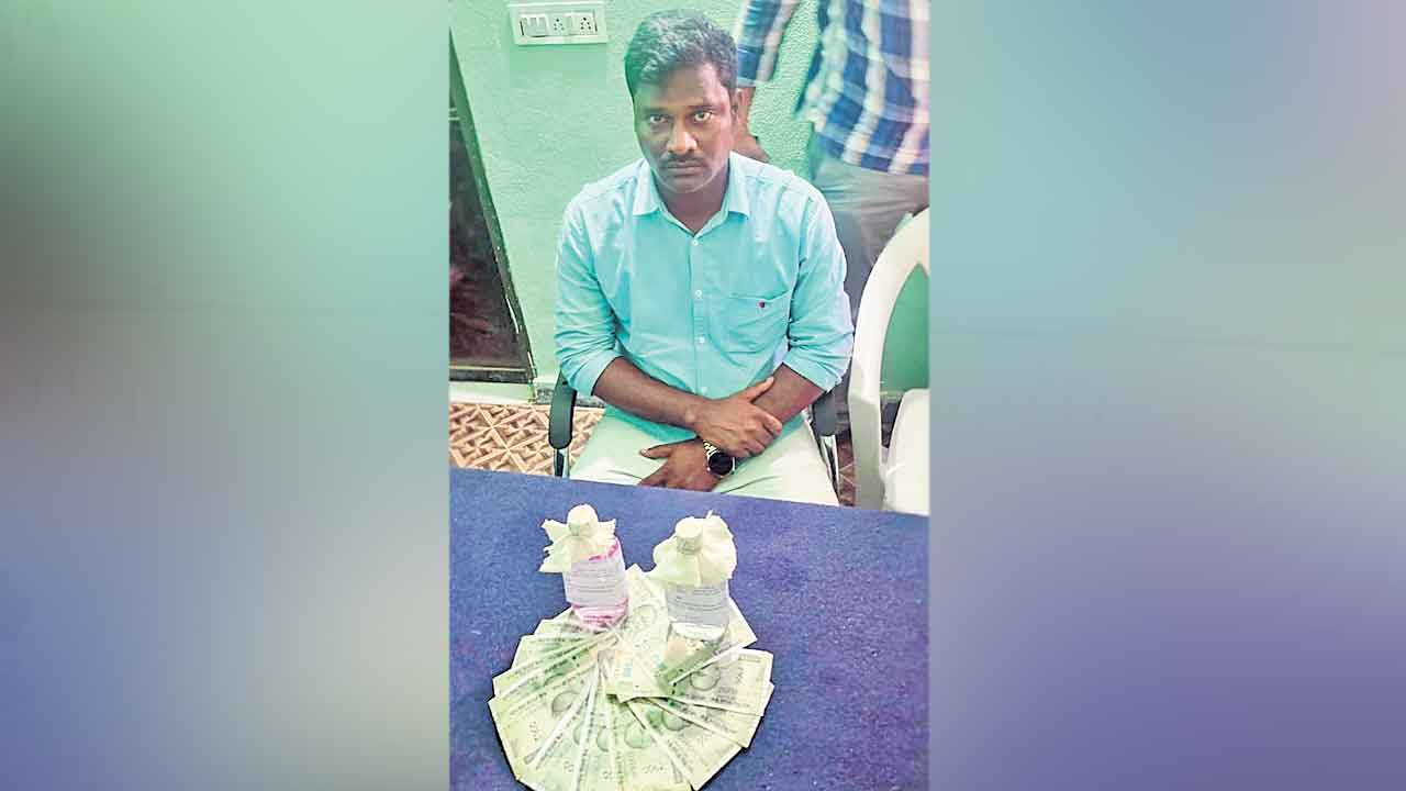 పదివేలు ఇస్తేనే ఇంటి నంబర్‌