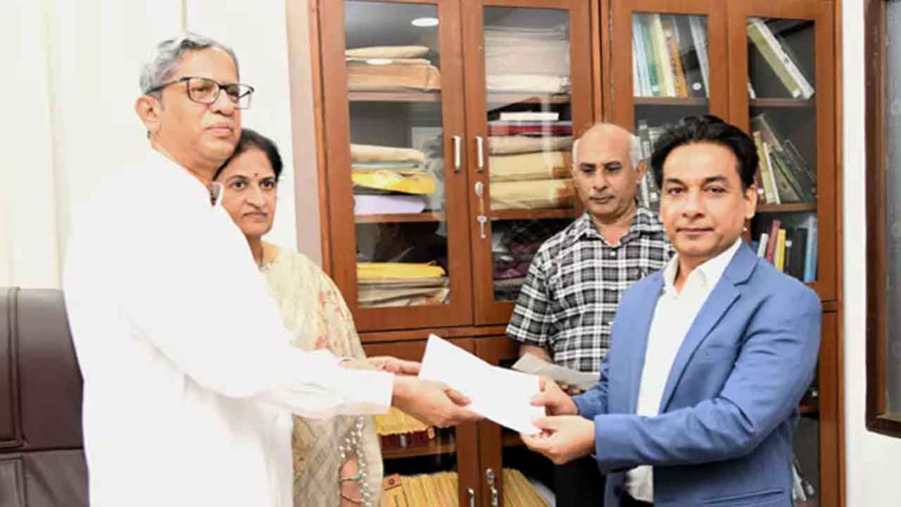 జస్టిస్ ఎన్వీ రమణ 10లక్షల విరాళం