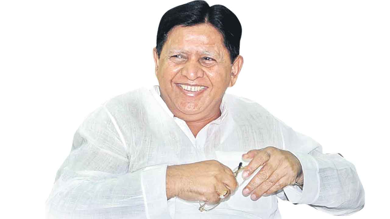 మంత్రి కాని మంత్రి