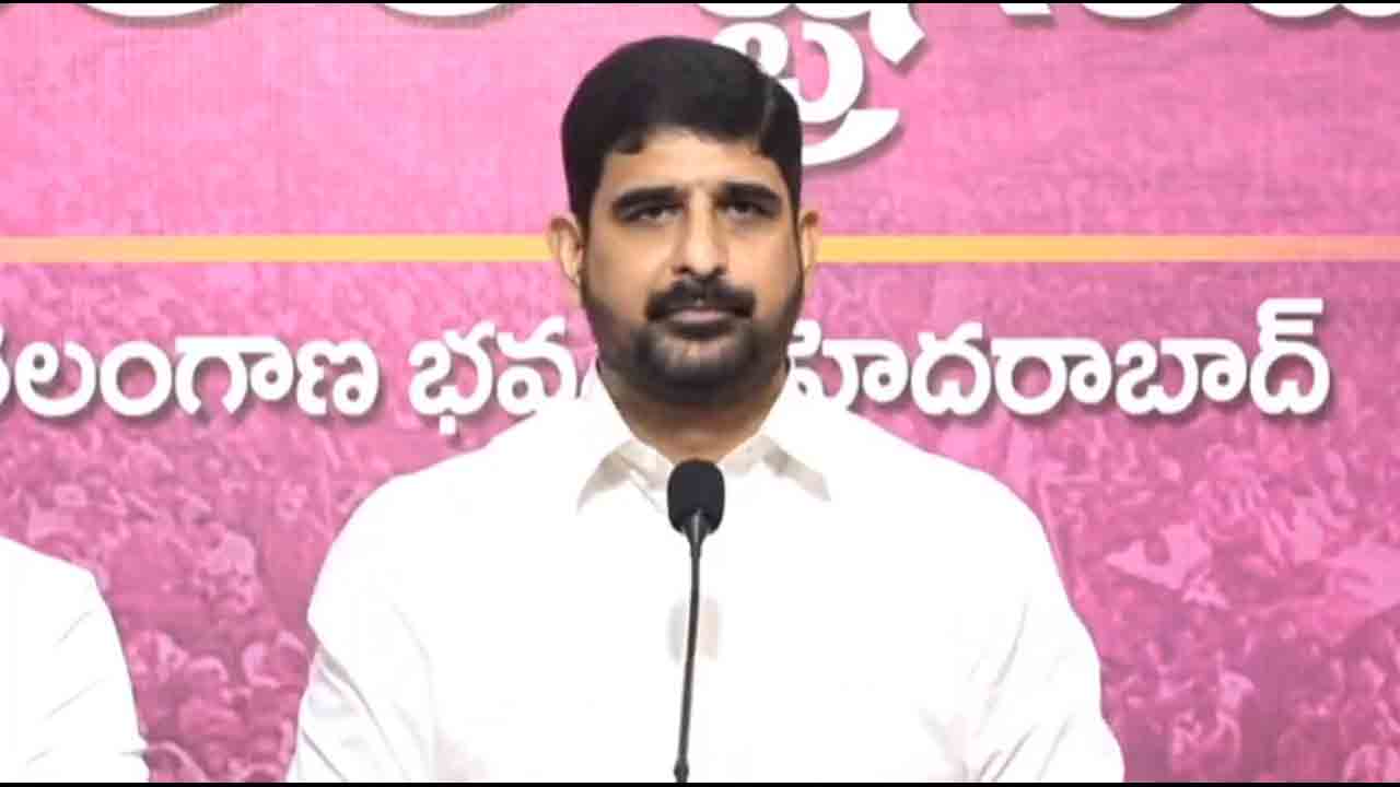 Padi Kaushik Reddy | దానం నాగేంద‌ర్ లాంటి చీట‌ర్ ఈ ప్ర‌పంచంలోనే లేడు.. బీఆర్ఎస్ ఎమ్మెల్యే పాడి కౌశిక్ రెడ్డి ధ్వ‌జం