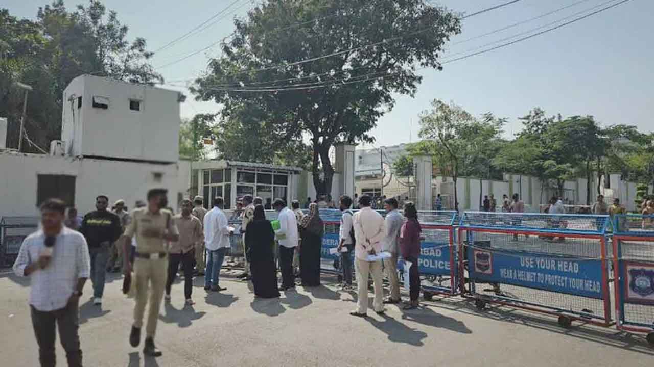 ప్రజావాణికి 611 దరఖాస్తులు