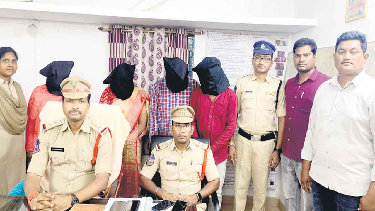 వ్యభిచార గృహంపై దాడి