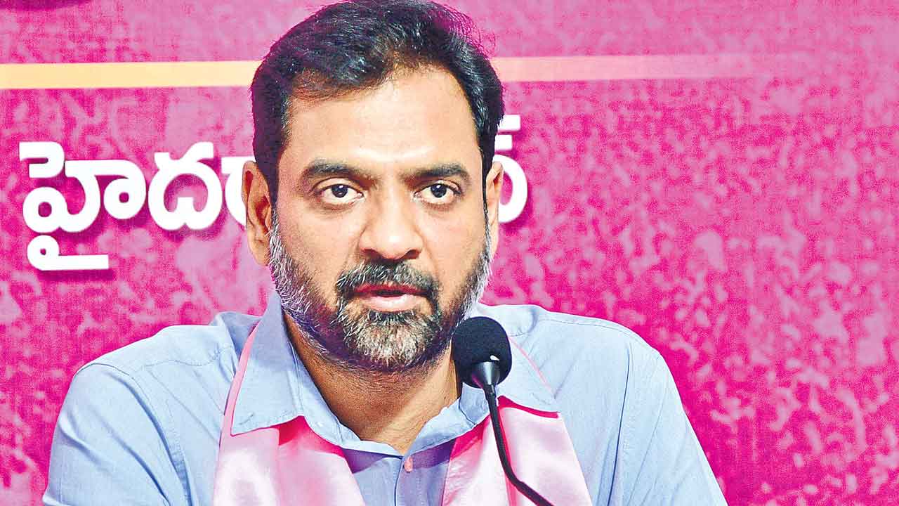 ప్రజల దృష్టి మరల్చేందుకే ‘హైడ్రా’మాలు