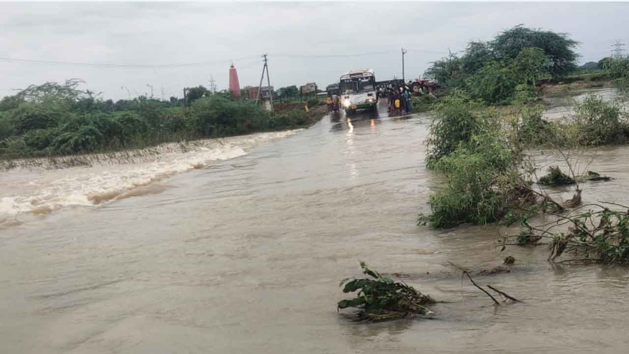 Heavy rains | మహబూబాబాద్‌ జిల్లాలో మళ్లీ వర్షం.. భయం గుప్పిట్లో జనం