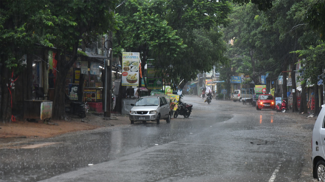 Red Alert | వర్షాలపై వాతావరణ శాఖ కీలక హెచ్చరిక..! ఎనిమిది జిల్లాలకు రెడ్‌ అలెర్ట్‌ జారీ..!