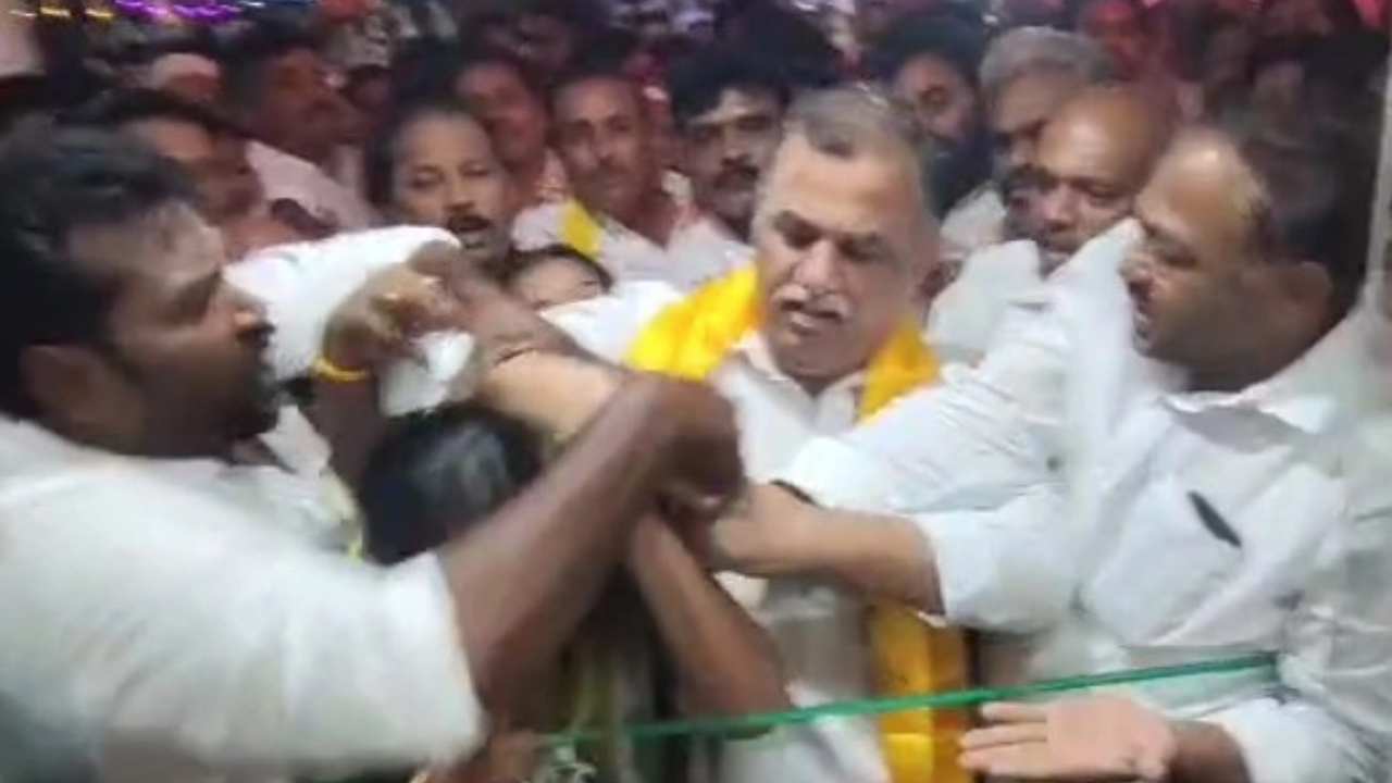 AP News | కత్తెర కోసం తెలుగు తమ్ముళ్ల పోట్లాట.. టీడీపీలో బయటపడ్డ ఆధిపత్య పోరు