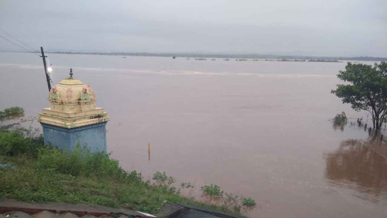 Godavari | రామన్నగూడెం పుష్కర్ ఘాట్ వద్ద ప్రమాదకరంగా గోదావరి ప్రవాహం