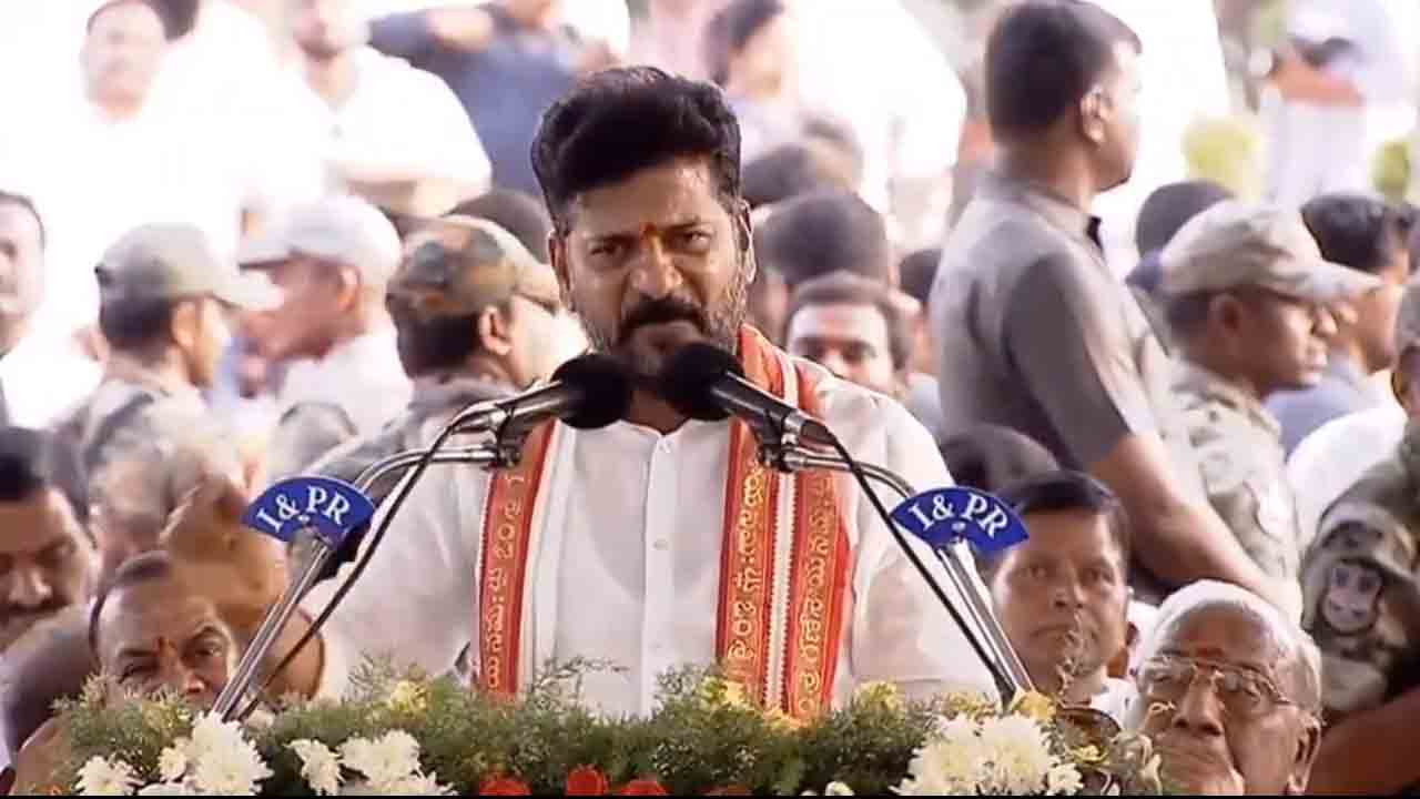 Revanth Reddy | కంప్యూట‌ర్‌ను పుట్టించింది రాజీవ్ గాంధీ అట‌.. సీఎం రేవంత్ రెడ్డి మాట!!