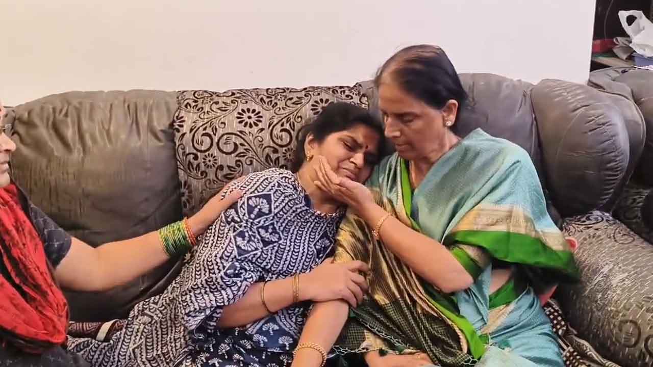 MLA Sabitha | ప్రణీత్ కుటుంబాన్ని పరామర్శించిన ఎమ్మెల్యే సబితా ఇంద్రారెడ్డి