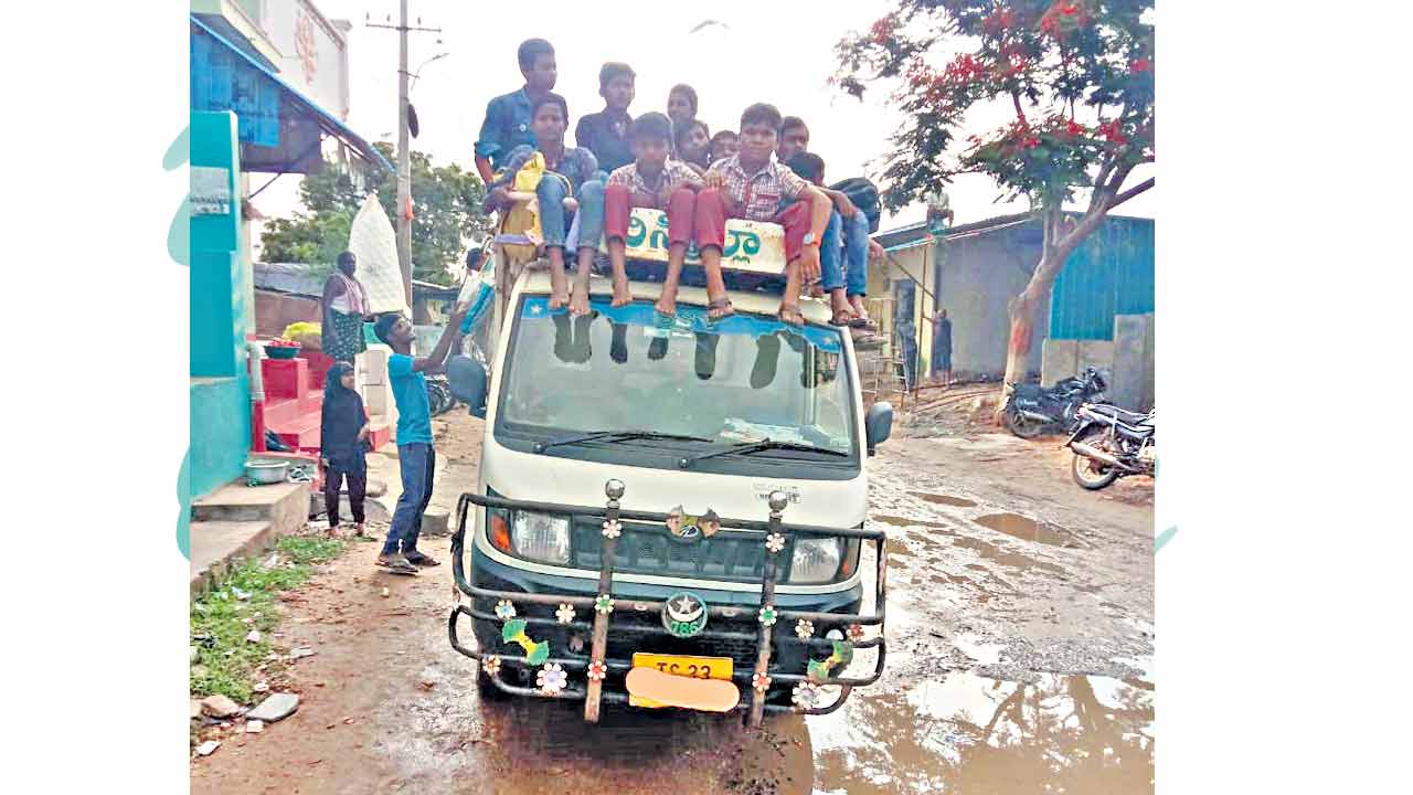 Telangana | చదువుకోవాలంటే.. ఇలా ప్రయాణించాల్సిందే!