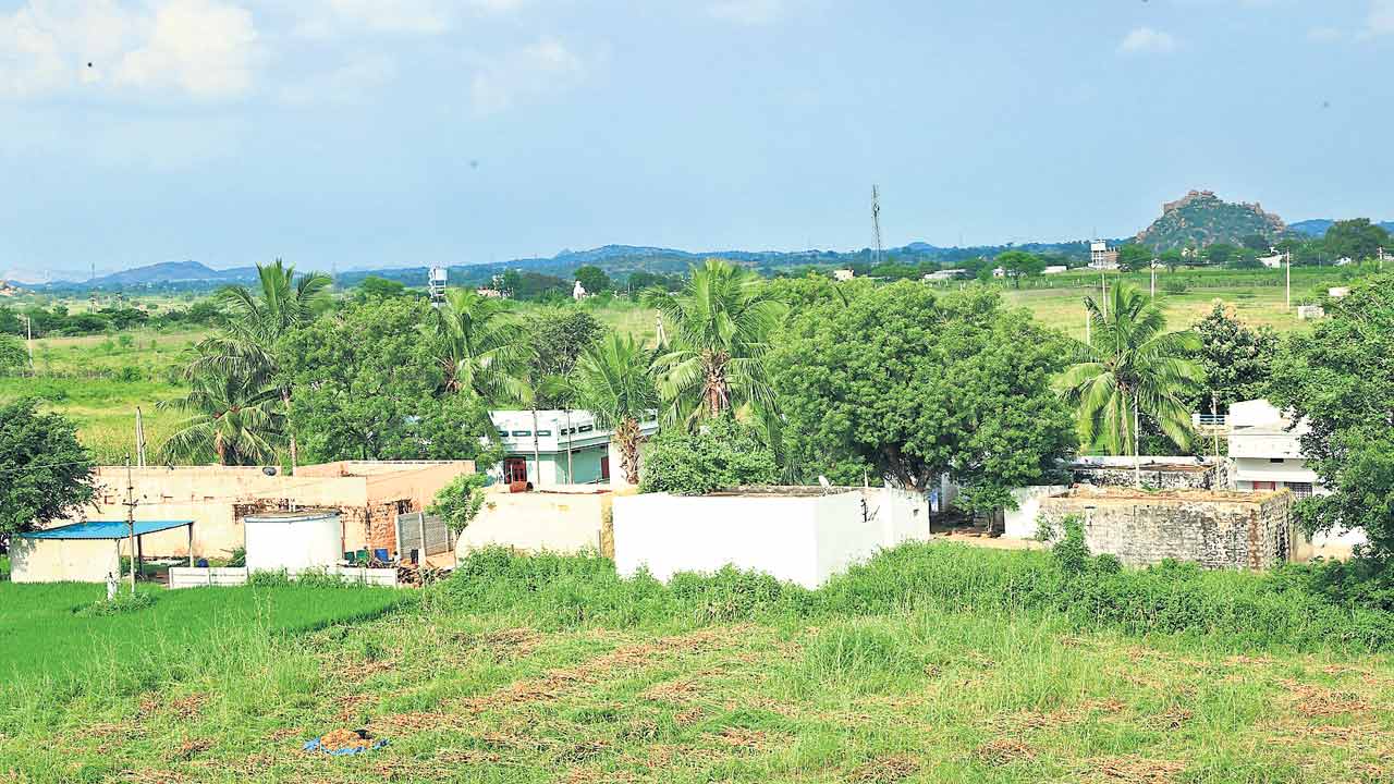 RRR | ఈ ఊరు మాయమైతున్నది..! గుడితండా గుండెపై ట్రిపుల్‌ ఆర్‌ పిడుగు..!!