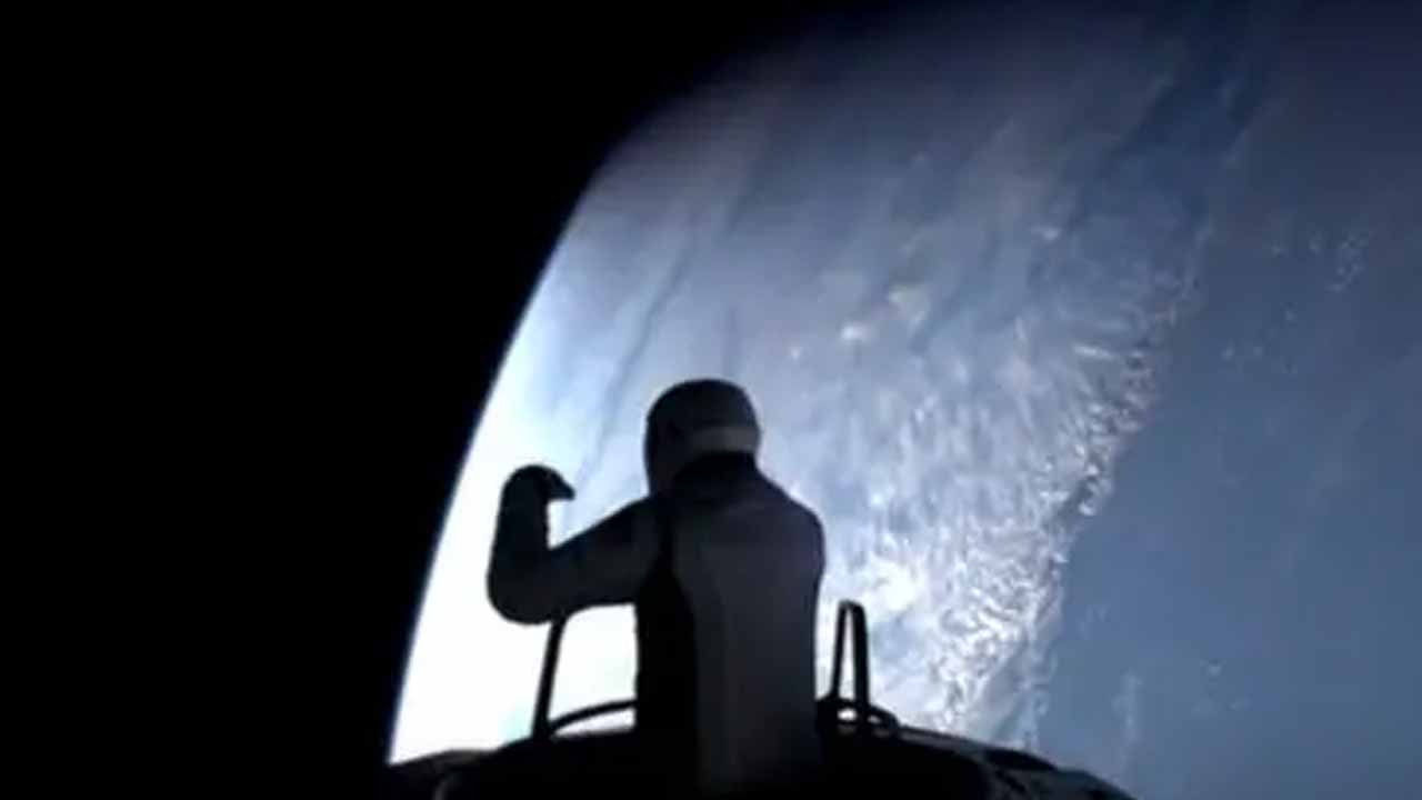 Spacewalk: స్పేస్‌వాక్ చేసిన బిలియ‌నీర్ జేర్డ్ ఇజాక్‌మాన్‌