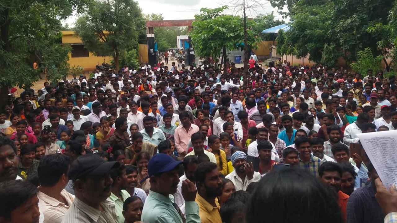 Suryapet | ఇమామ్‌పేట సోషల్ వెల్ఫేర్ రెసిడెన్సియల్ పాఠశాల వద్ద ఉద్రిక్తత