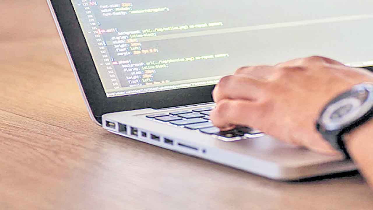 Software Engineer | అధిక పని ఒత్తిడికి మరొకరు బలి.. తమిళనాడులో సాఫ్ట్‌వేర్‌ ఇంజినీర్‌ ఆత్మహత్య