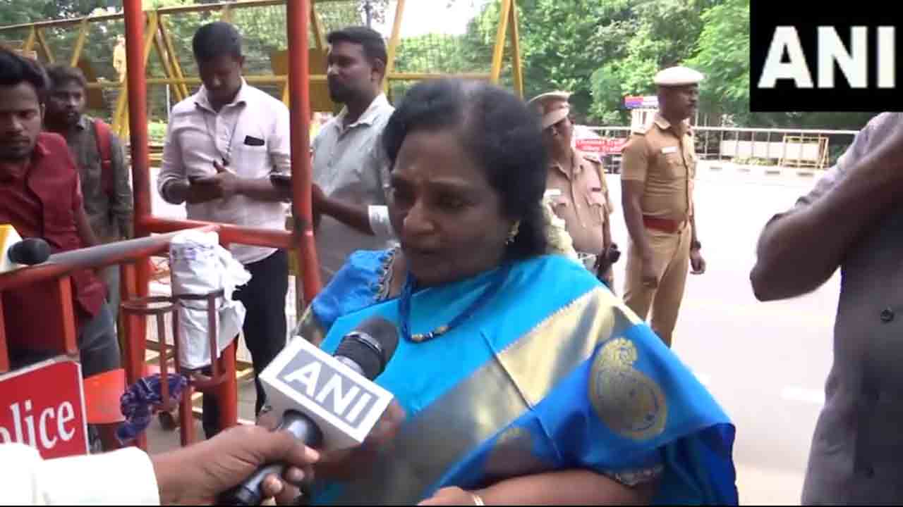 మహిళా పోలీస్‌ అధికారులకూ భద్రత కరవు : తమిళిసై