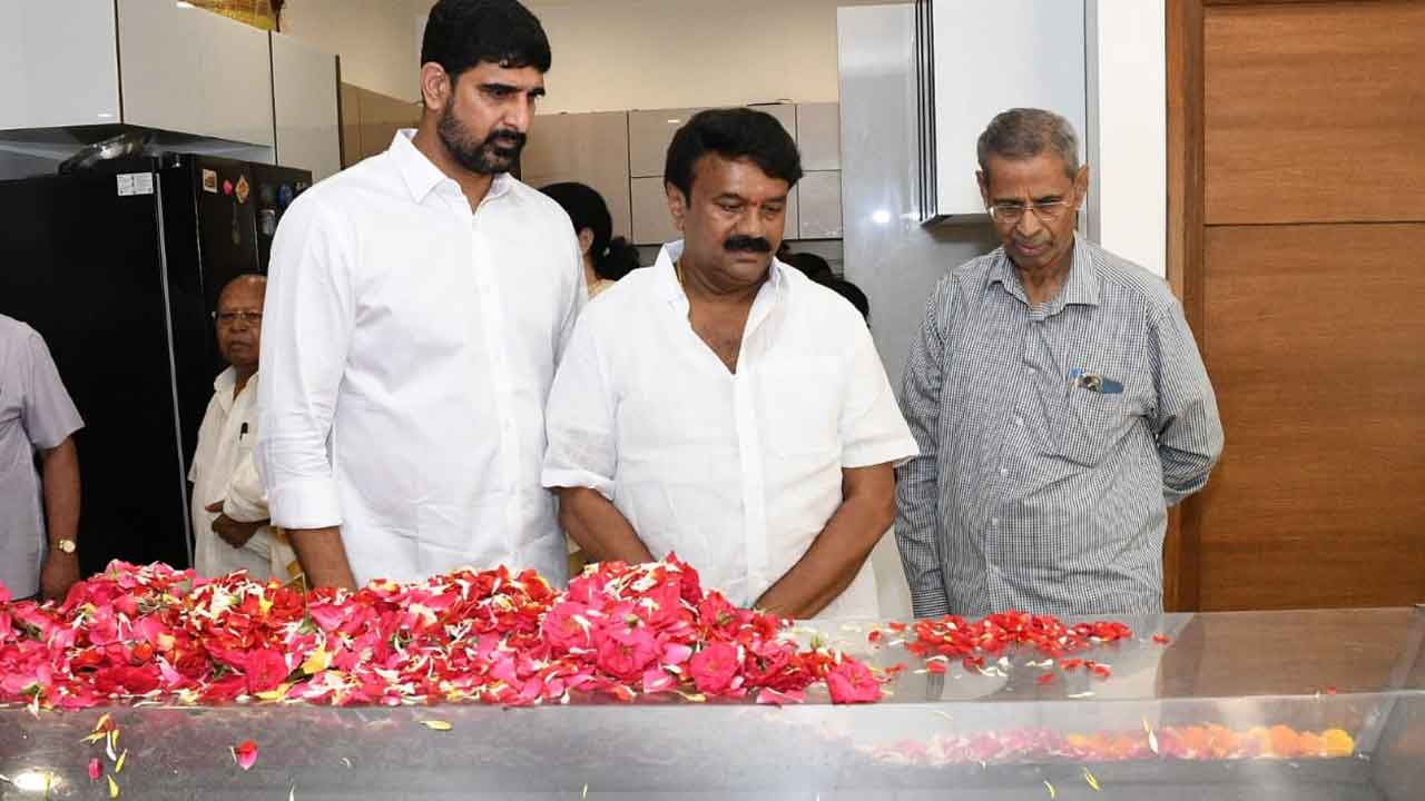 MLA Talasani | మంత్రి ఉత్తమ్ కుమార్ రెడ్డిని పరామర్శించిన ఎమ్మెల్యే తలసాని