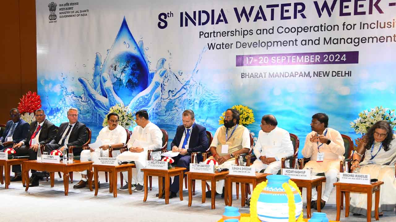 Uttam Kumar Reddy | ఇంటర్నేషనల్ వాటర్ వీక్ సదస్సుకు హాజరైన మంత్రి ఉత్తమ్ కుమార్ రెడ్డి