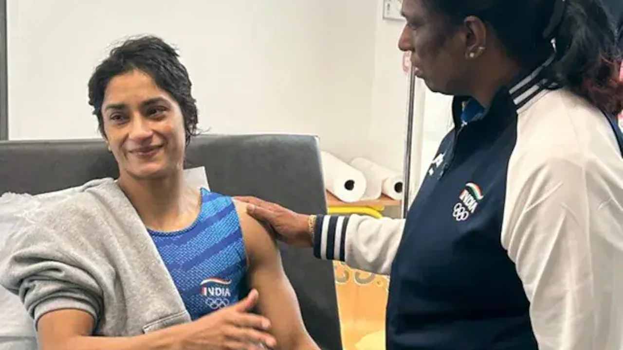 Vinesh Phogat: ఓ ఫోటో తీసి రాజ‌కీయం చేశారు.. పీటీ ఉష‌పై వినేశ్ ఫోగ‌ట్ ఫైర్‌