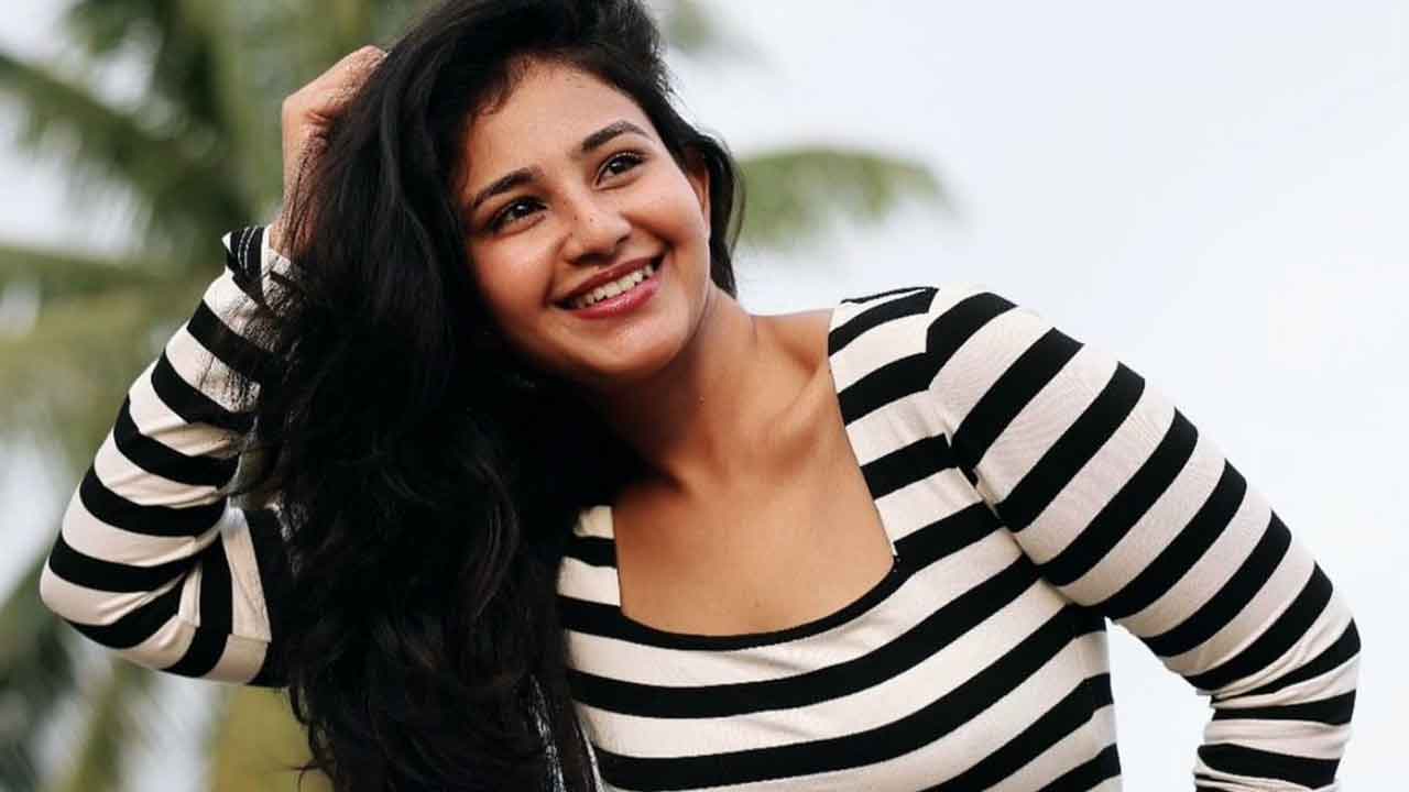 Yashna | నా తొలి ప్రయారిటీ తెలుగుకే..: యష్నా