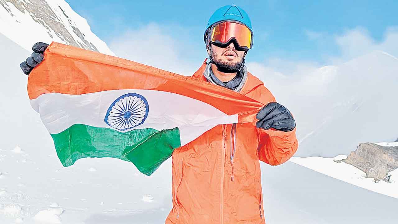 Bhukya Yashwant | మౌంట్‌ గోరిచెన్‌పై యశ్వంత్‌.. సత్తాచాటిన మానుకోట యువకుడు