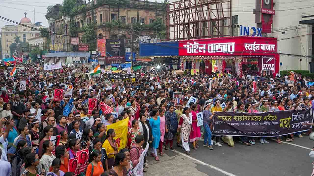 బెంగాల్‌లో జూనియర్‌ వైద్యుల నిరాహార దీక్ష