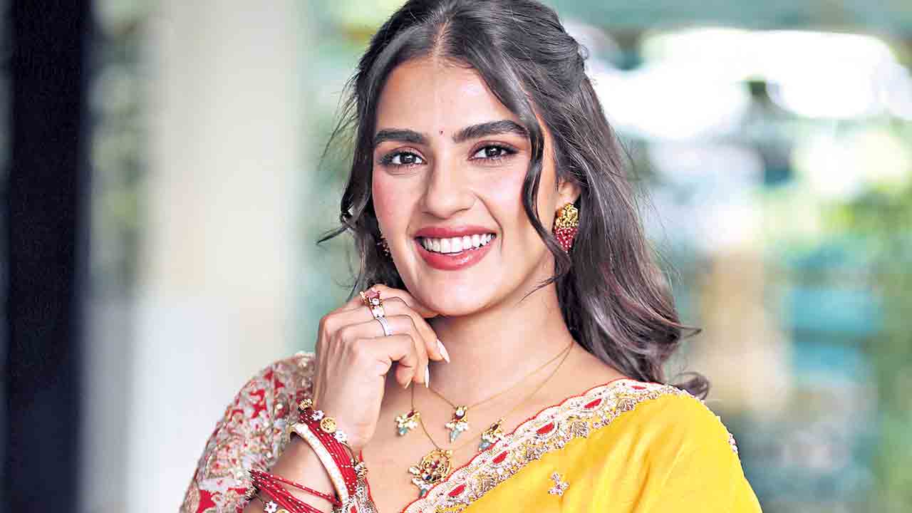 Kavya Thapar | అనుభూతినిచ్చిన సినిమా.. ఆయన వల్లే బాగా నటించగలిగా : కావ్య థాపర్‌