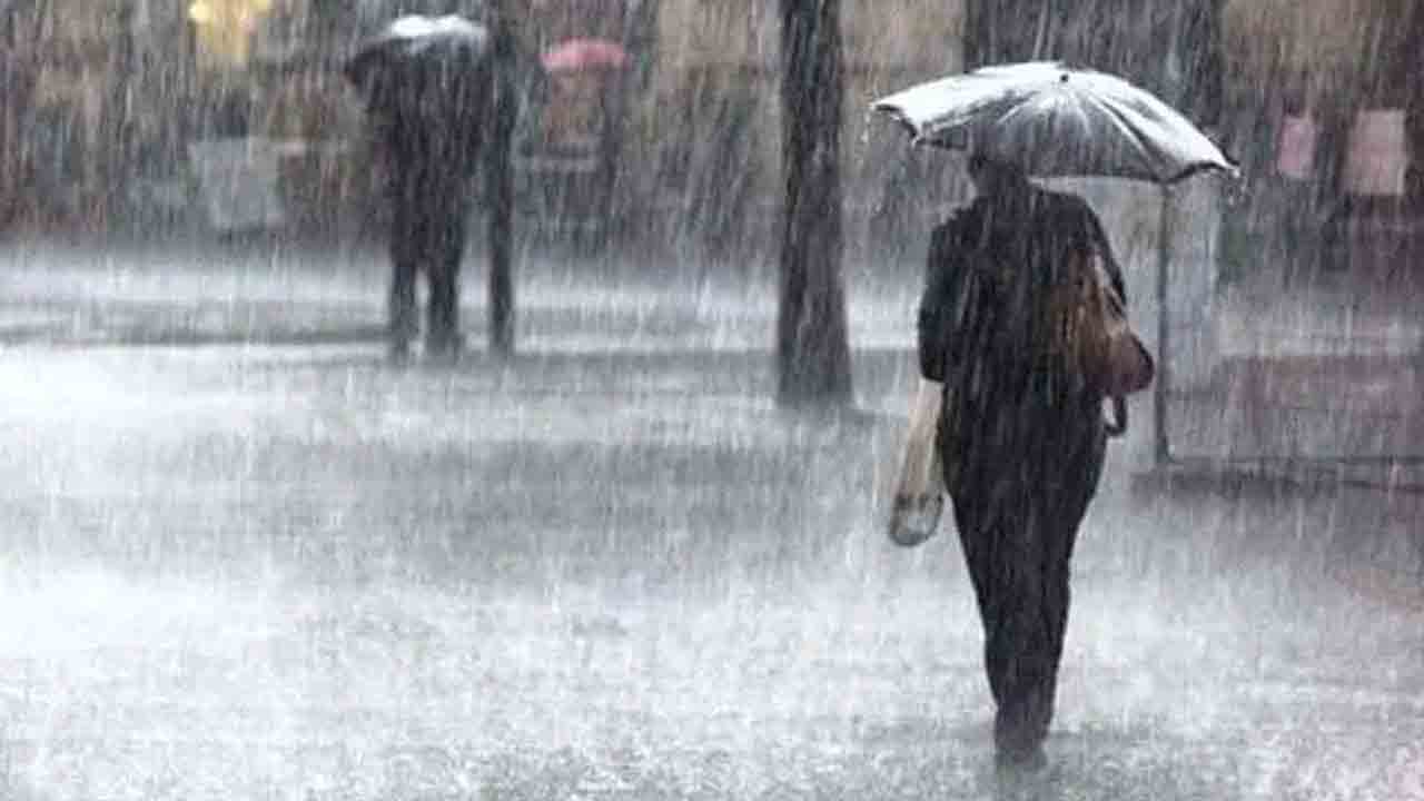 దక్షిణ బంగాళాఖాతంలో ఆవర్తనం