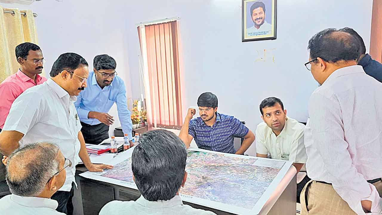 అభివృద్ధి పనుల పరిశీలన