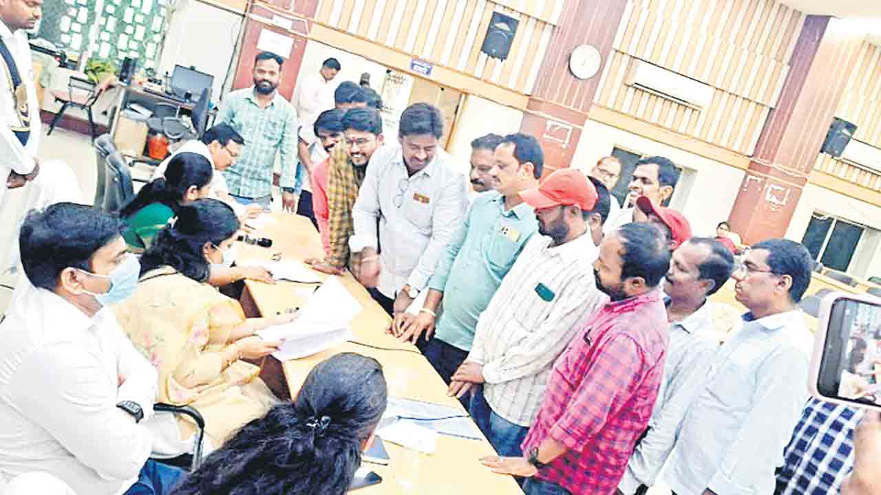 జర్నలిస్టుల స్థలాలపై గందరగోళం?