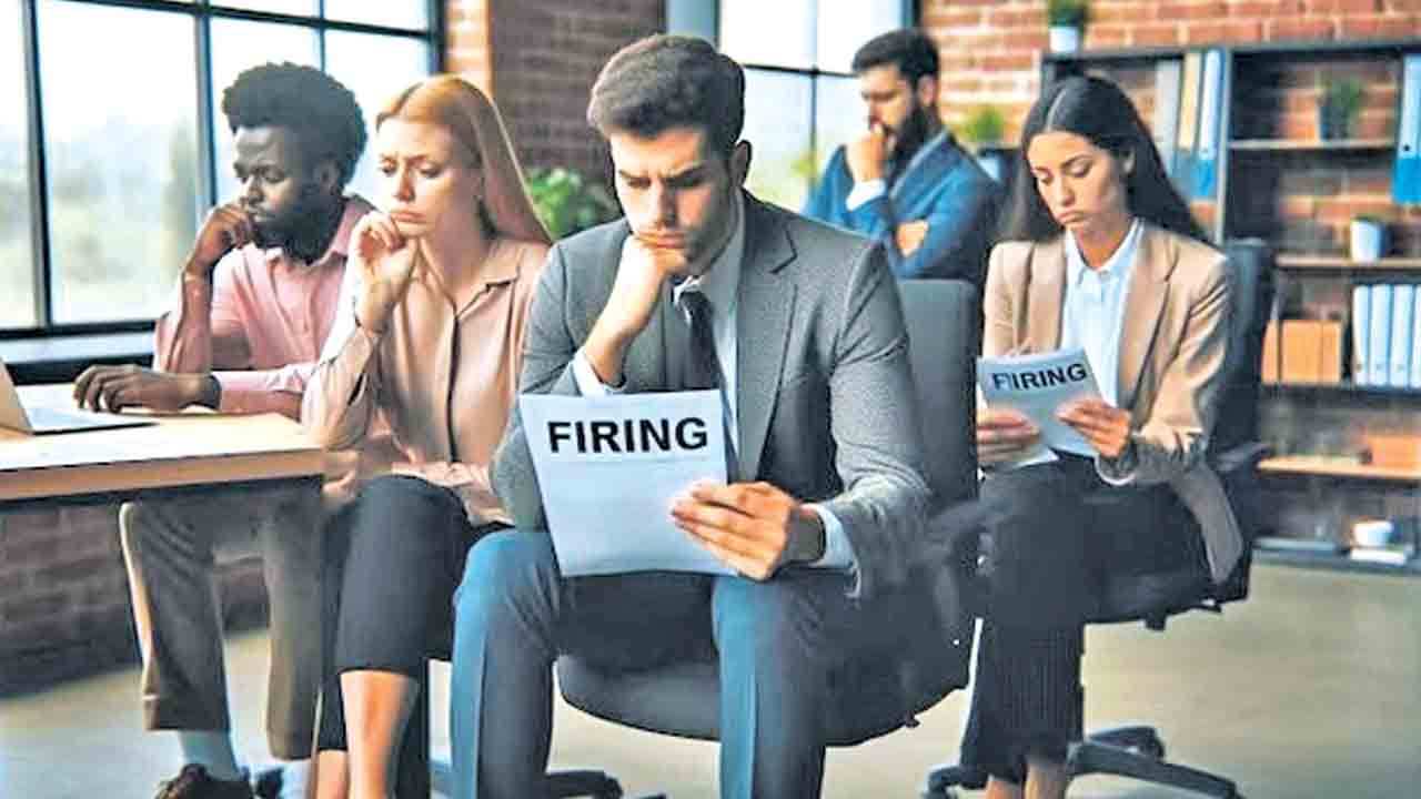 Layoffs | ఆగని ఉద్యోగాల ఊచకోత.. ఈ ఏడాది 1.4 లక్షల మందిపై వేటు