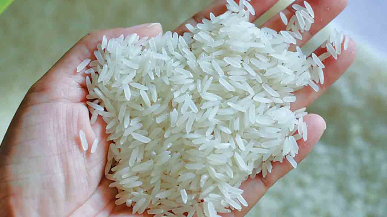 Rice Prices | బియ్యం ఎగుమతులపై ఆంక్షల ఎత్తివేత.. భారీగా పెరుగుతున్న ధరలు