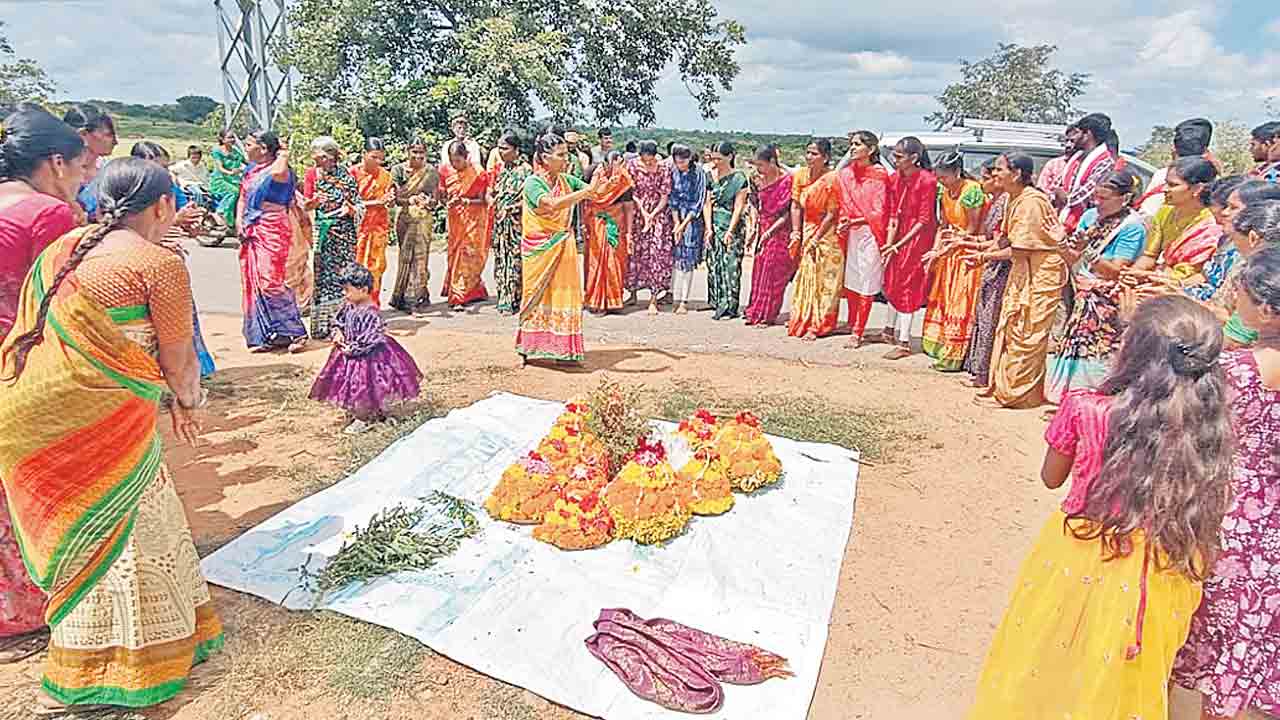 Pharma City | ఫార్మాసిటీ వద్దు ఉయ్యాలో.. వ్యవసాయమే ముద్దు ఉయ్యాలో..