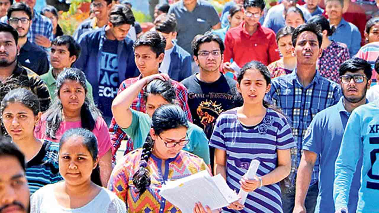 TG DSC | ఇంకా విడుదల కాని డీఎస్సీ అభ్యర్థుల ఫైనల్‌ లిస్ట్‌.. ఆందోళనలో అభ్యర్థులు