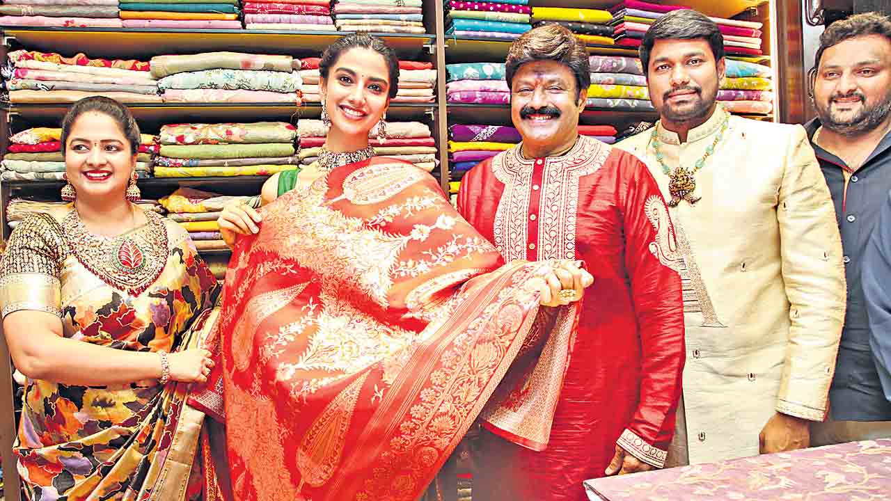 వారాహి సిల్క్స్‌ ప్రత్యేక ఆఫర్లు