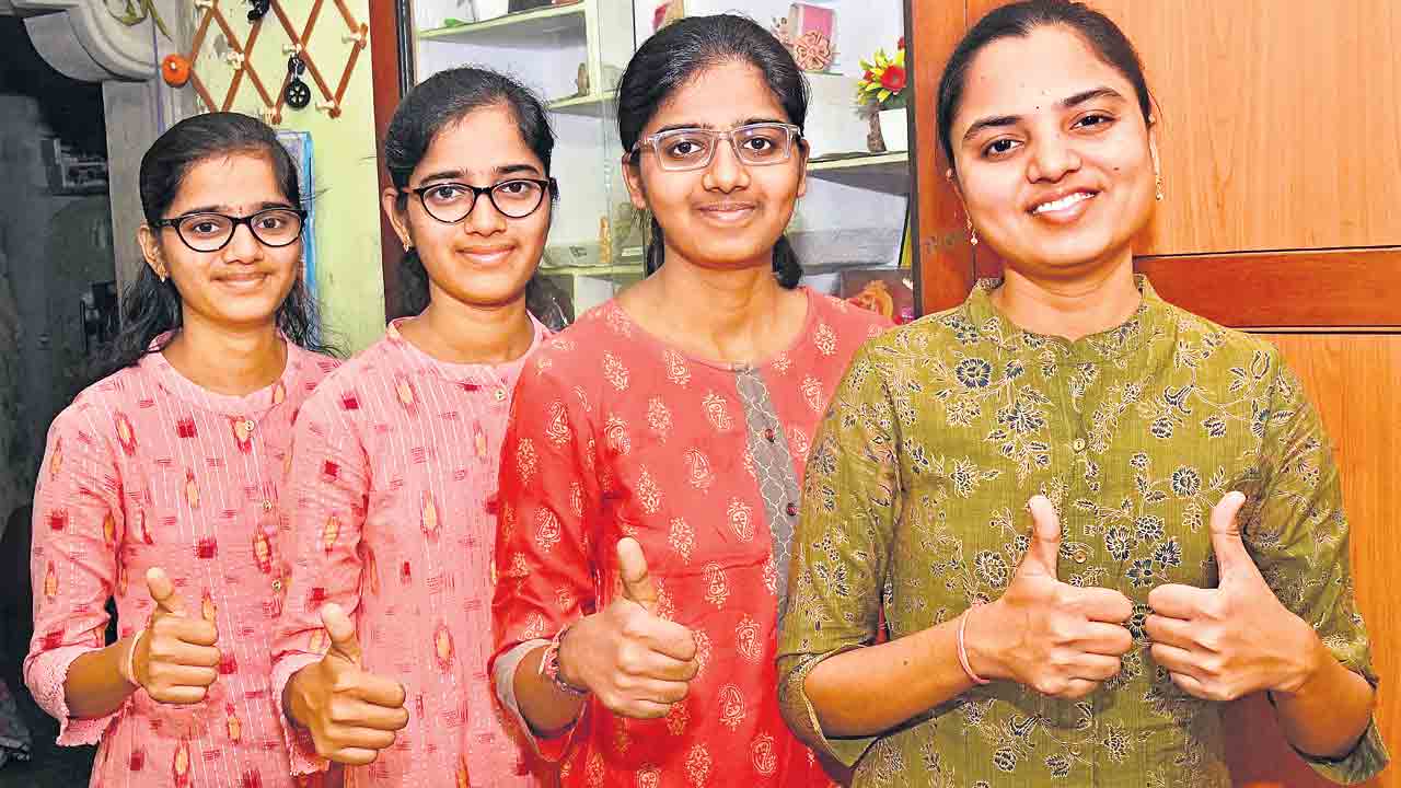 దర్జీ డాటర్స్‌ డాక్టర్‌ సిస్టర్స్‌