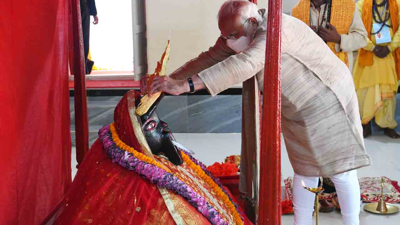 జెశోరేశ్వరీకి మోదీ కానుకిచ్చిన కిరీటం చోరీ