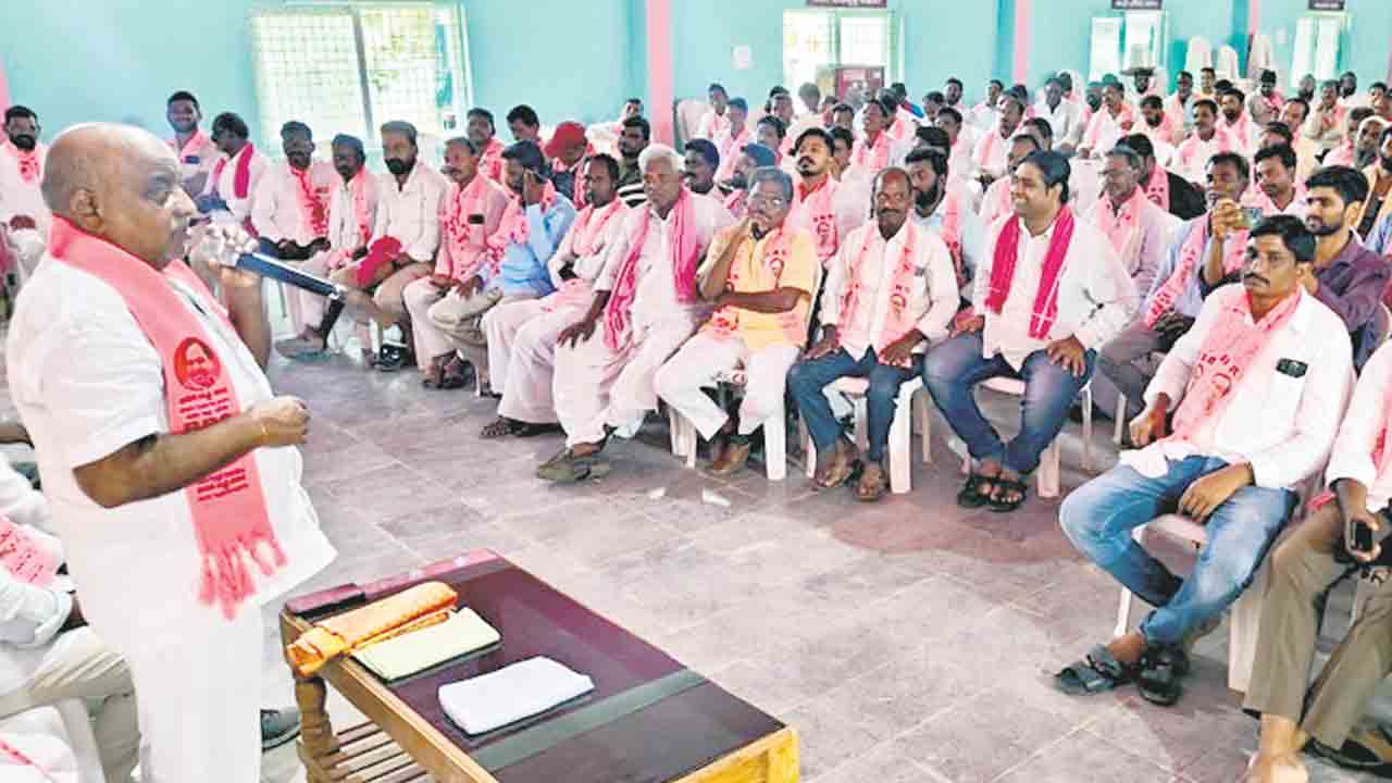 మోసకారి కాంగ్రెస్‌ను నిలదీస్తాం