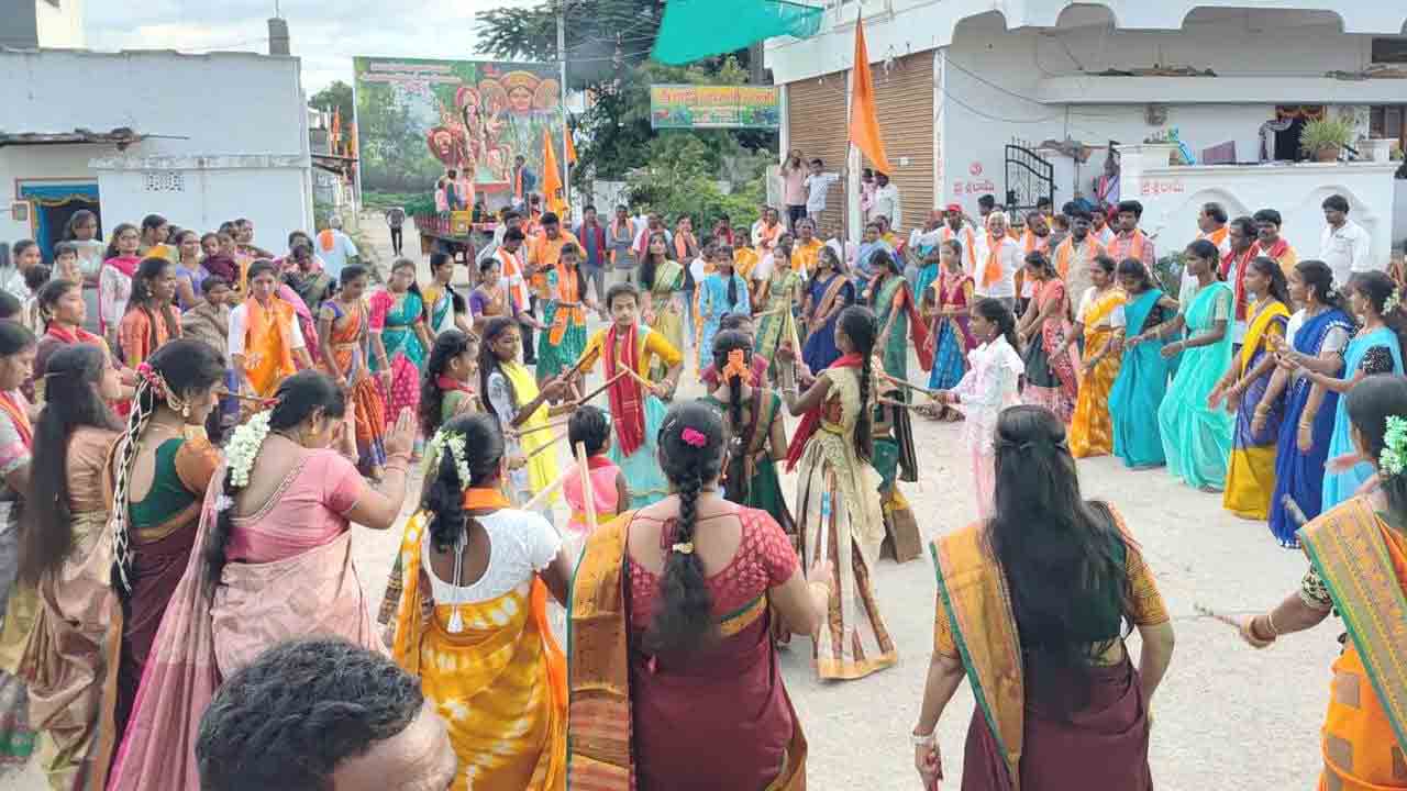 భక్తి శ్రద్ధలతో విజయదశమి