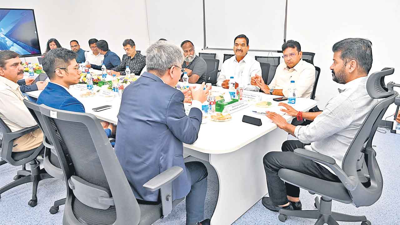 మరిన్ని పెట్టుబడులతో ముందుకు రావాలి