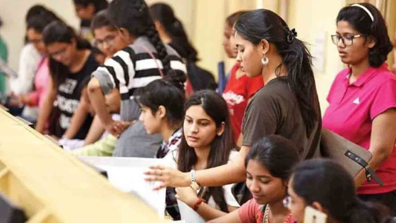 గ్రూప్‌-1 మెయిన్‌ హాల్‌టికెట్ల విడుదల