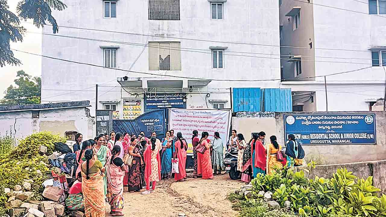 తాళాలకు తలవంచిన సర్కార్‌.. సాయంత్రం కల్లా గురుకుల ప్రైవేట్‌ భవనాలకు 2 నెలల అద్దె చెల్లింపు