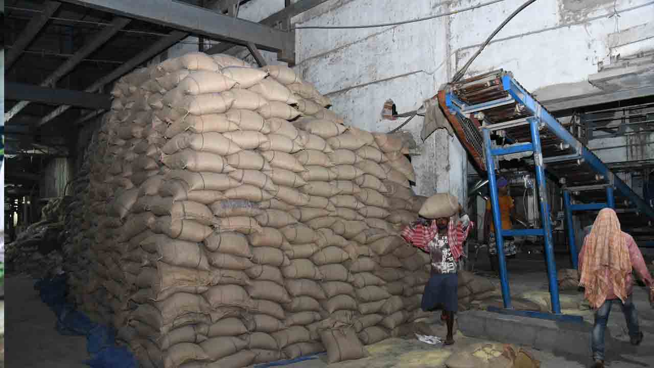 సీజ్‌ చేసిన మిల్లుల్లో మిషనరీ మాయం?